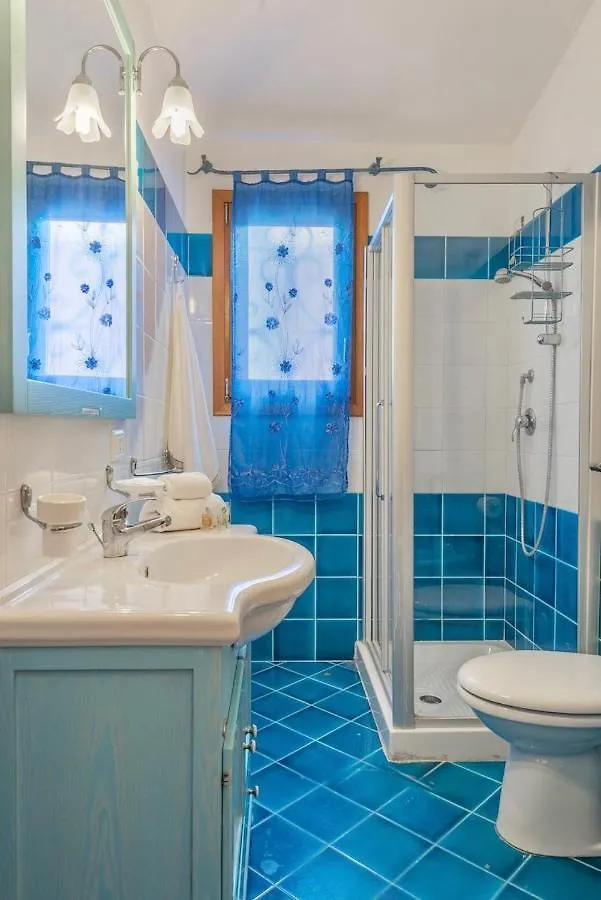 Isa-Residence With Swimming-Pool In Tanaunella, Apartments With Air Conditioning And Private Outdoor Space Italia
